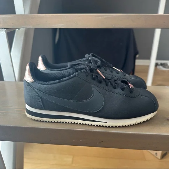 Nike - Women's Cortez Black & Rose Gold Sneakers - US 10.0 - Picture 2 of 9